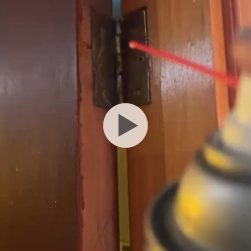 Restaurando bisagra de la puerta del baño