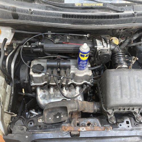 Mantenimiento, protección y renovación estética del motor con WD-40