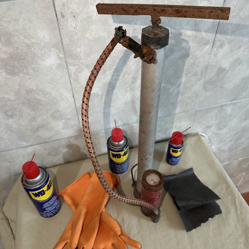 🤩✨Con WD 40, todo es posible. Por ello presento mi proyecto, restauración y limpieza de inflador para llantas!! 🙂✨