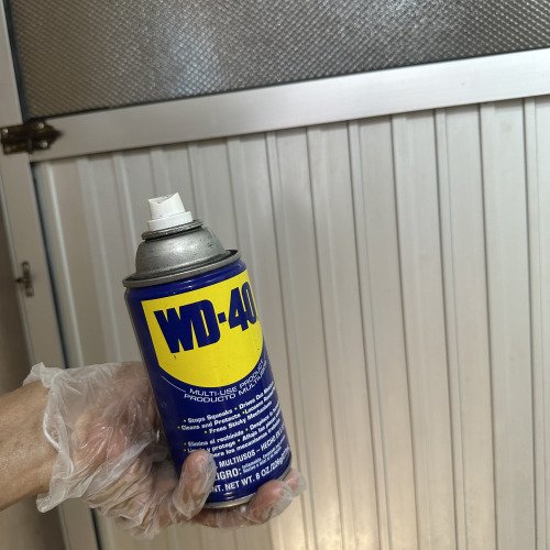 🤩✨Con WD 40, todo es posible. Por ello presento mi proyecto: restauración, protección y limpieza de mi puerta !! 🙂✨
