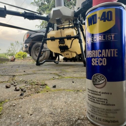 El aliado de los drones agrícolas: WD-40