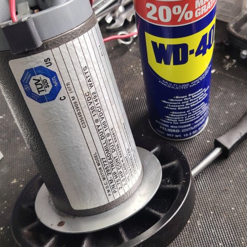 Mantenimiento de motor de caminadora con WD-40