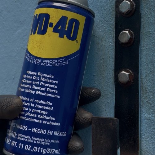 🤩✨Con WD 40, todo es posible. Por ello presento mi proyecto:  Eliminación de Óxido en Pernos : Gancho de metal !! 🙂✨